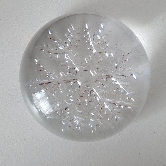 Vintage Avon Crystal Snowflake Paperweight Holiday Decor -Made in France - Picture 3 of 8
